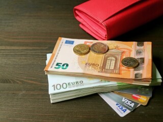 10 vrsta kredita, vrijede za cijelu: Srbija Bosna Grna Gora Hrvatska