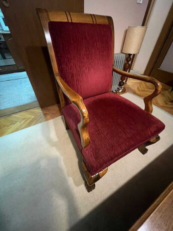 na-prodaju-stilski-namestaj-fotelja-i-sto-puno-drvo-rucna-izrada-big-0