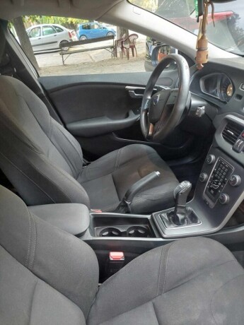 volvo-v40-2014g-big-4