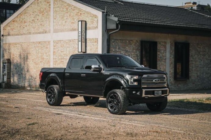 ford-f-150-platinum-big-1